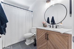 Condominium, 660 Glassell st, Orange, CA 92866 - 11