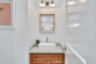 Single Family Residence, 2001 Oak ave, Manhattan Beach, CA 90266 - 8