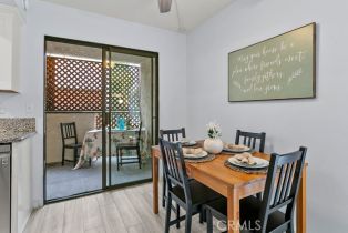 Single Family Residence, 400 S Flower st, Orange, CA 92868 - 7