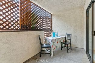 Single Family Residence, 400 S Flower st, Orange, CA 92868 - 8