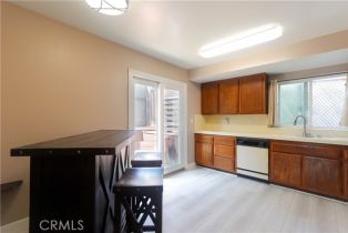 Condominium, 2616 Voorhees ave, Redondo Beach, CA 90278 - 9