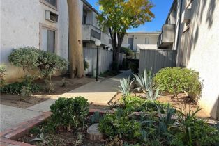Condominium, 18620 Hatteras, Tarzana, CA 91356 - 2