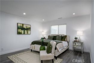 Single Family Residence, 10806 St Andrews pl, Westwood, CA 90047 - 10