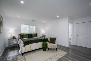 Single Family Residence, 10806 St Andrews pl, Westwood, CA 90047 - 11