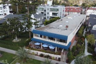 Single Family Residence, 413 Ocean ave, Santa Monica, CA 90402 - 4