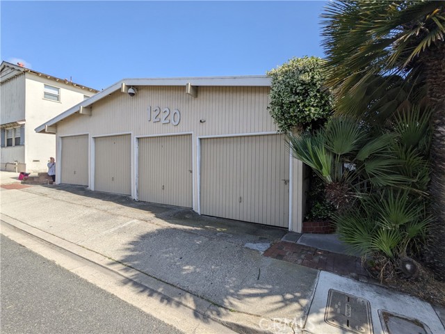 Residential Income, 1220 Manhattan Beach blvd, Manhattan Beach, CA 90266 - 1