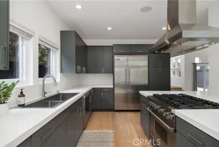 Single Family Residence, 3308 Pacific ave, Manhattan Beach, CA 90266 - 9