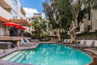 Condominium, 5325 Newcastle AVE, Encino, CA  Encino, CA 91316