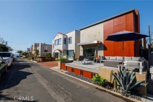 Single Family Residence, 449 34th ST, Manhattan Beach, CA  Manhattan Beach, CA 90266
