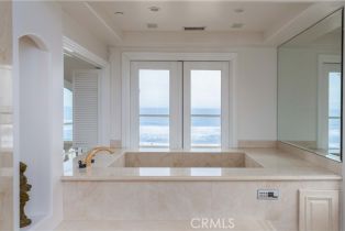 Single Family Residence, 2420 The Strand, Manhattan Beach, CA 90266 - 54