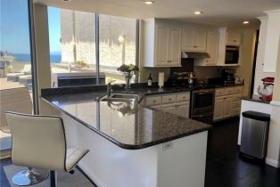 Condominium, 555 Esplanade, Redondo Beach, CA 90277 - 8