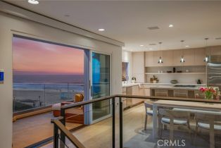 Condominium, 2702 The Strand, Manhattan Beach, CA  Manhattan Beach, CA 90266