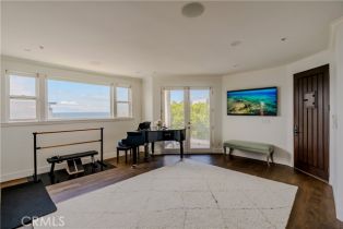 Single Family Residence, 300 19TH st, Manhattan Beach, CA 90266 - 30