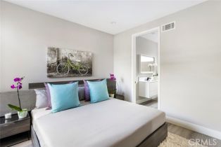 Single Family Residence, 4731 Topanga Canyon blvd, Woodland Hills, CA 91364 - 14