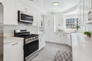 , 526 Avenue A, Redondo Beach, CA 90277 - 6