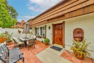 Condominium, 22421 Jeffrey Mark ct, Chatsworth, CA 91311 - 2