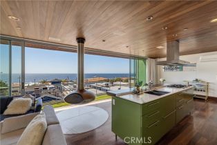 Single Family Residence, 217 9th ST, Manhattan Beach, CA  Manhattan Beach, CA 90266