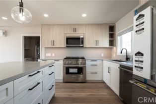 , 213 10th street, Manhattan Beach, CA 90266 - 3