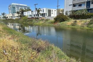 Residential Income, 3315 Strongs dr, Venice, CA 90292 - 4