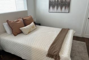 Residential Income, 3315 Strongs dr, Venice, CA 90292 - 8