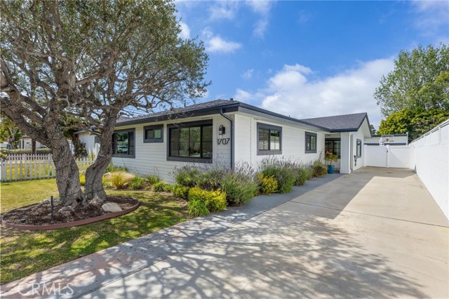 Single Family Residence, 1707 10th st, Manhattan Beach, CA 90266 - 1