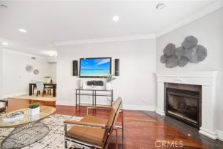 Condominium, 11989 Laurelwood dr, Studio City, CA 91604 - 5