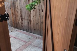 Single Family Residence, 5724 Noble ave, Sherman Oaks, CA 91411 - 3