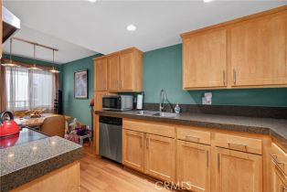 Condominium, 200 S Catalina ave, Redondo Beach, CA 90277 - 9