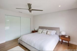 , 5551 Candlelight dr, La Jolla, CA 92037 - 21