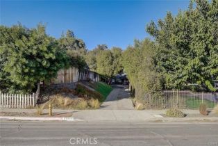 Single Family Residence, 22345 Mulholland dr, Woodland Hills, CA 91364 - 12