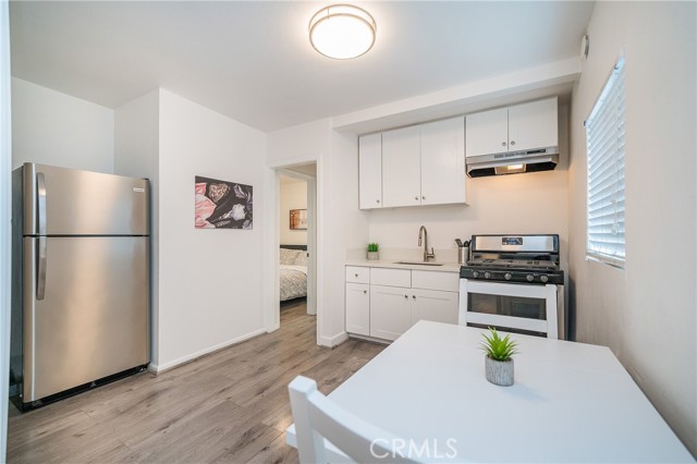 Single Family Residence, 409 W Harvard St#B, Glendale, CA 91204 - 1