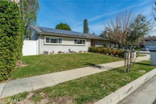 Single Family Residence, 23635 Tiara st, Woodland Hills, CA 91367 - 2