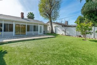 Single Family Residence, 23635 Tiara st, Woodland Hills, CA 91367 - 27