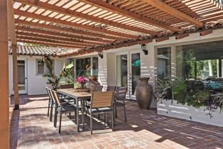 Single Family Residence, 23130 Oxnard st, Woodland Hills, CA 91367 - 20