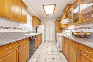 Single Family Residence, 10700 Swinton ave, Granada Hills, CA 91344 - 9
