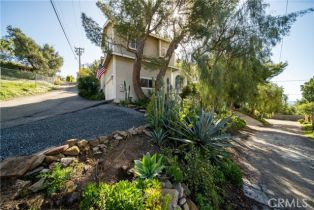 Single Family Residence, 23564 County Line rd, Chatsworth, CA 91311 - 51