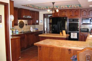 Single Family Residence, 2022 Lakeshore dr, Agoura Hills, CA 91301 - 10