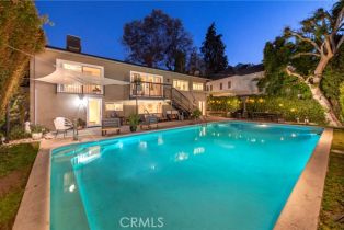 Single Family Residence, 13775 Valley Vista blvd, Sherman Oaks, CA 91423 - 37