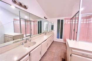 , 23777 Mulholland Hwy Spc 90, Calabasas, CA 91302 - 6