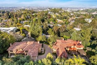 Single Family Residence, 3930 Royal Oak pl, Encino, CA 91436 - 53