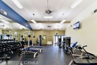 Condominium, 21450 Burbank blvd, Woodland Hills, CA 91367 - 21