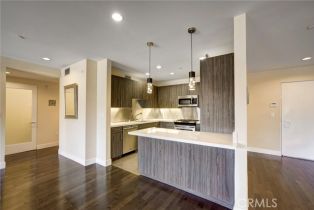 Condominium, 11023 Fruitland dr, Studio City, CA 91604 - 9