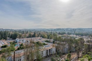 Single Family Residence, 5770 Rolling rd, Woodland Hills, CA 91367 - 4