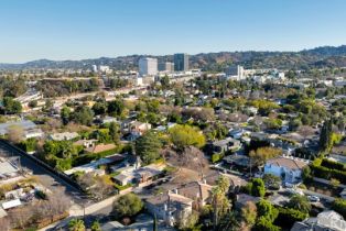 Single Family Residence, 4941 Aqueduct ave, Encino, CA 91436 - 57