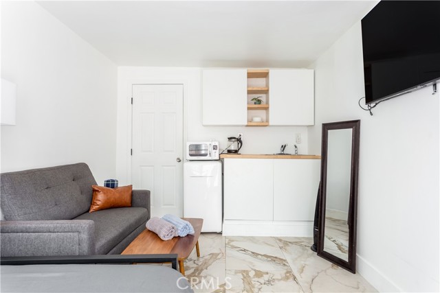 , 14818 Round Valley dr, Sherman Oaks, CA 91403 - 1