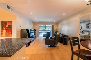Condominium, 22100 Burbank blvd, Woodland Hills, CA 91367 - 3