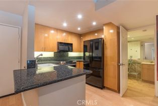 Condominium, 22100 Burbank BLVD, Woodland Hills, CA  Woodland Hills, CA 91367