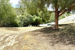 , 20101 Chapter dr, Woodland Hills, CA 91364 - 3