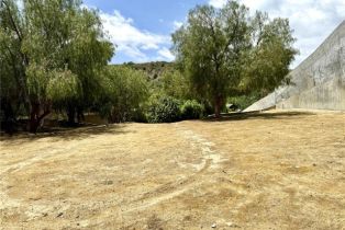 , 20101 Chapter dr, Woodland Hills, CA 91364 - 5