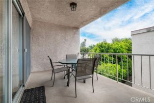 Condominium, 4487 Colbath ave, Sherman Oaks, CA 91423 - 31